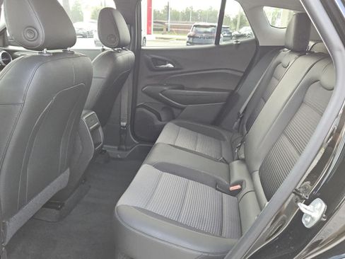 Used 2025 Chevrolet Trax LT w/ Driver Confidence Package FWD image 4