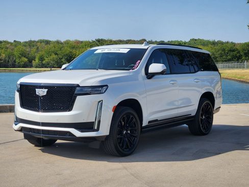 Used 2023 Cadillac Escalade Sport Platinum w/ LPO, ONYX Package AWD/4WD image 2