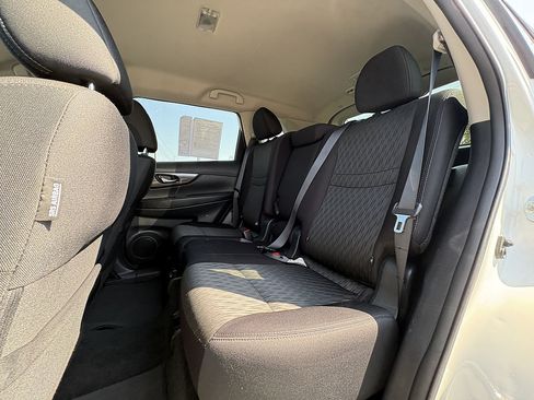 Used 2018 Nissan Rogue SV AWD/4WD image 34