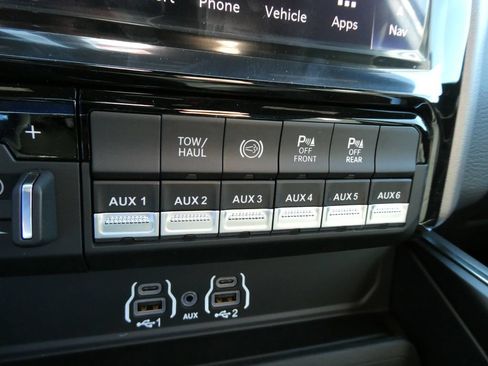New 2026 RAM 3500 Big Horn AWD/4WD image 27