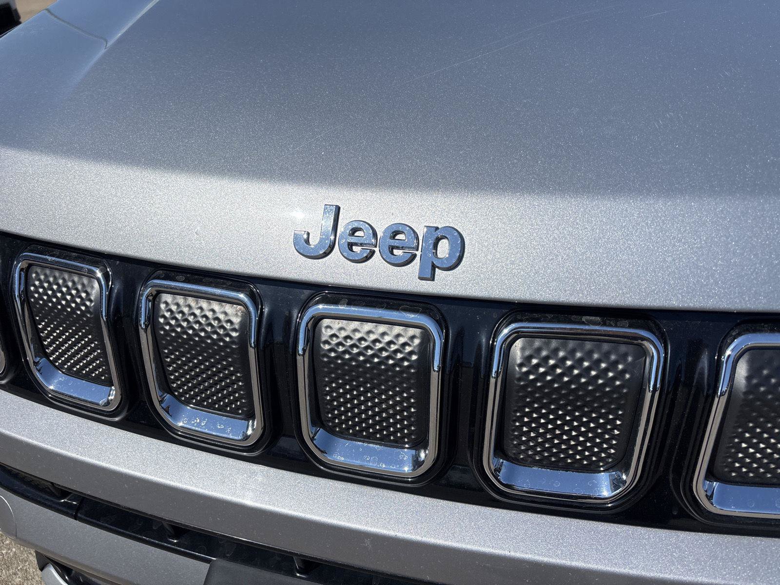 Used 2022 Jeep Compass Limited w/ Elite Group AWD/4WD image 3