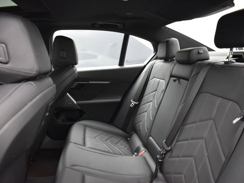 Used 2025 BMW 530i image 8