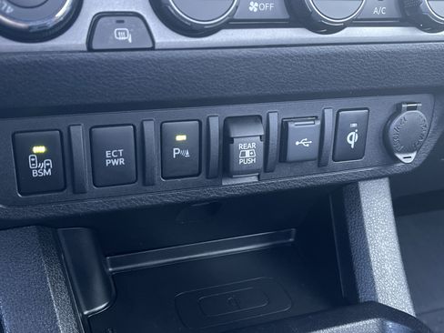 Used 2023 Toyota Tacoma TRD Off-Road w/ Advanced Technology Package image 25