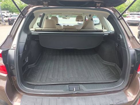 Used 2019 Subaru Outback 2.5i AWD/4WD image 11