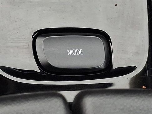 Used 2023 Buick Envision Essence w/ Sport Touring Package image 25