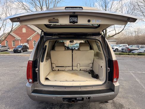 Used 2007 Cadillac Escalade ESV AWD w/ Climate Package image 11