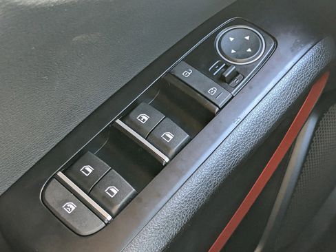 Certified 2025 Kia Soul GT-Line image 31