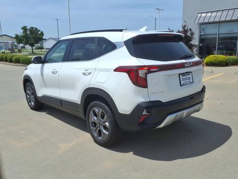 Used 2024 Kia Seltos S AWD/4WD image 3