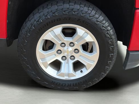 Used 2018 Chevrolet Silverado 1500 LT w/ All Star Edition AWD/4WD image 11