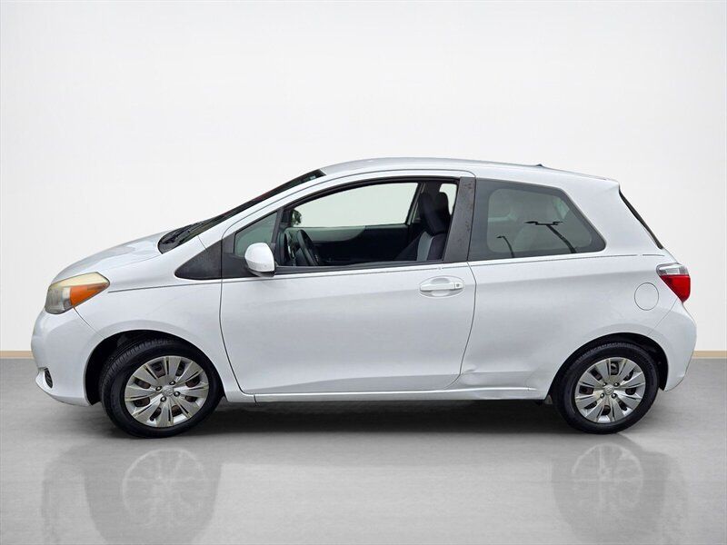 Used 2013 Toyota Yaris L FWD image 7