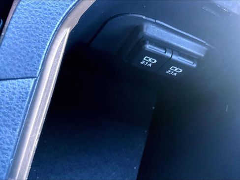 Used 2019 Toyota RAV4 XSE image 32