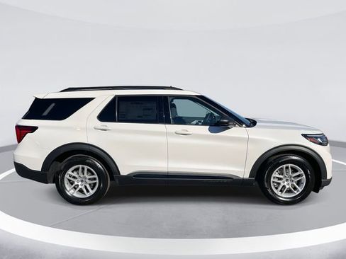 New 2026 Ford Explorer Active w/ Active Comfort Package image 3