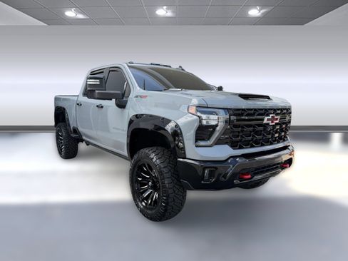 Used 2024 Chevrolet Silverado 2500 ZR2 w/ Technology Package AWD/4WD image 7