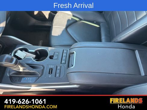 Used 2021 Toyota Highlander XLE image 27
