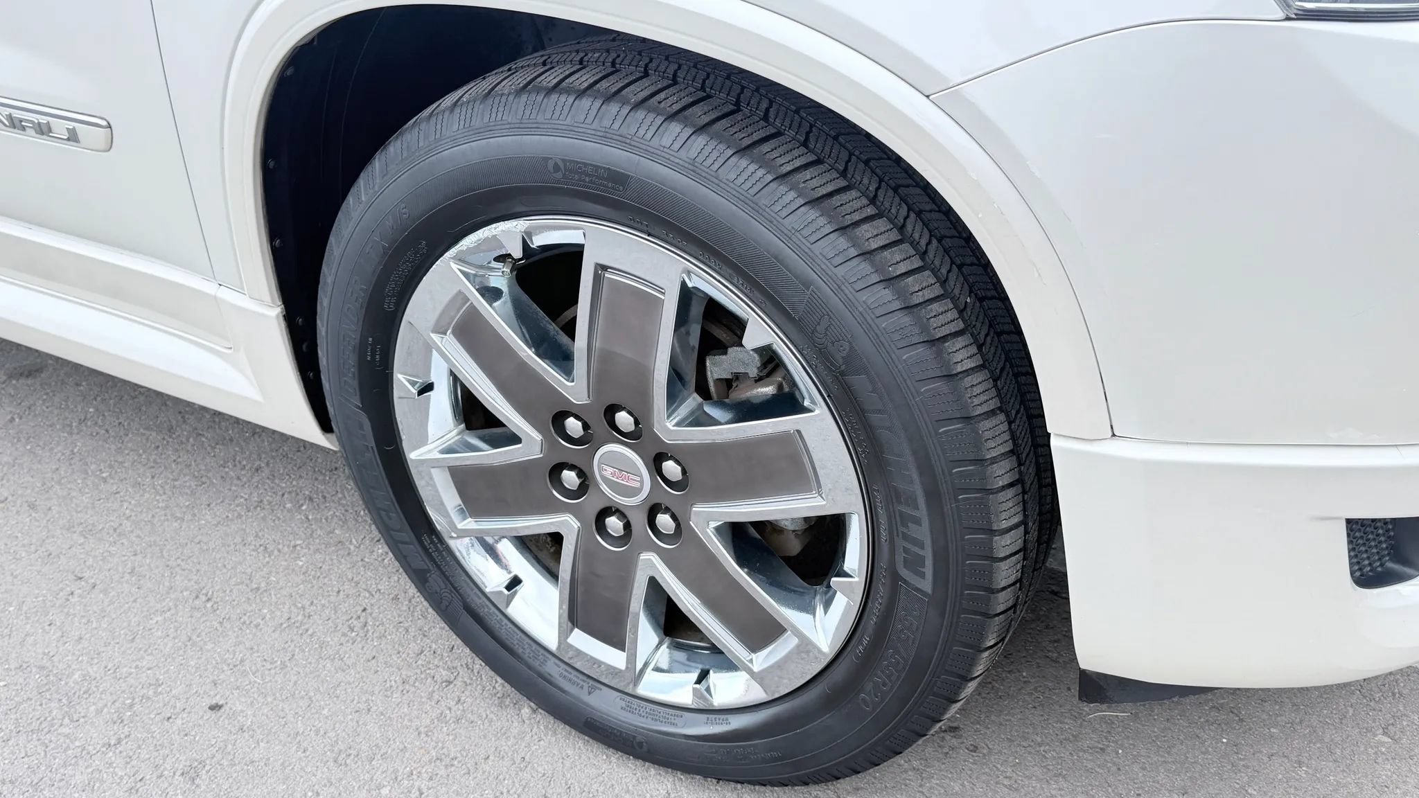 Used 2012 GMC Acadia Denali AWD/4WD image 12