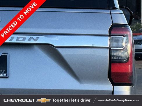 Used 2021 Ford Expedition Limited image 9