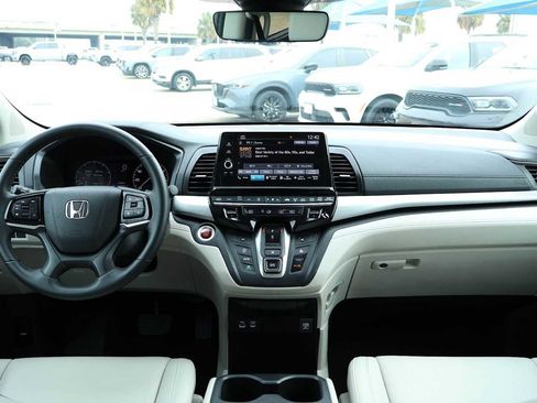 Certified 2025 Honda Odyssey EX-L image 10