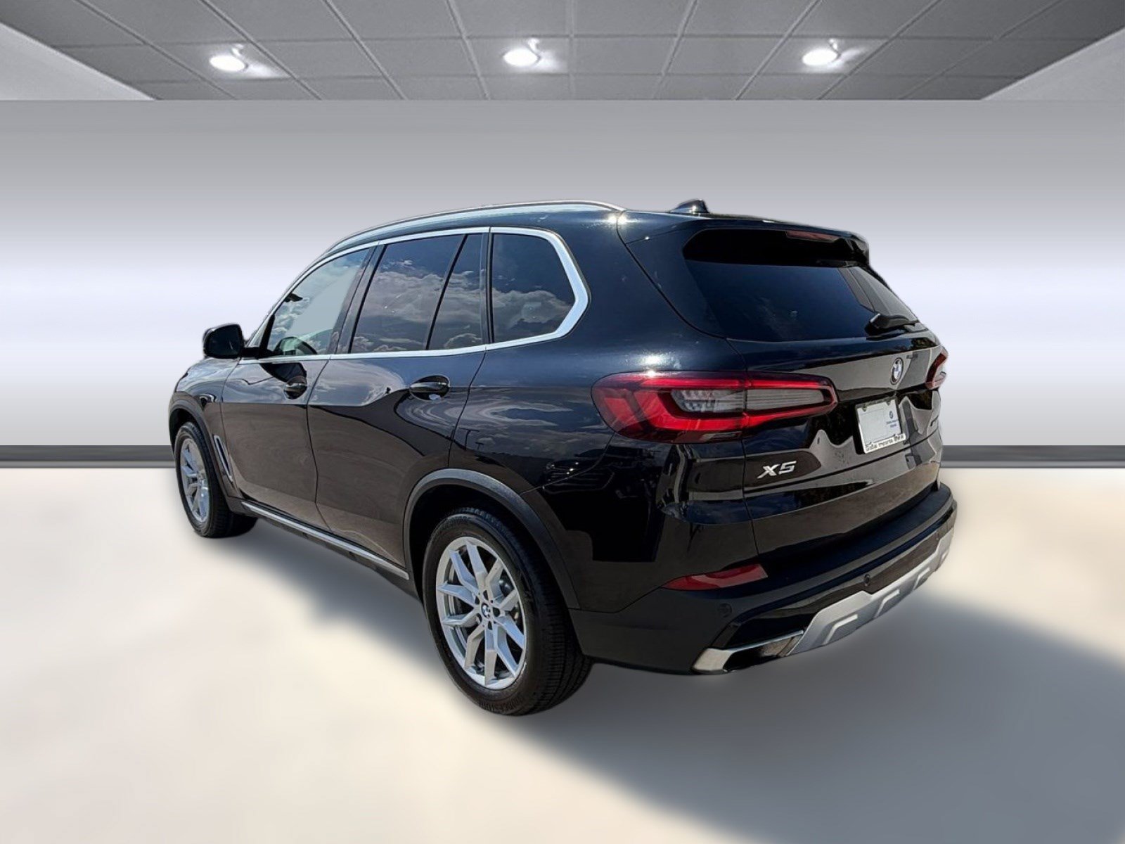 Used 2021 BMW X5 xDrive40i w/ Convenience Package AWD/4WD image 3