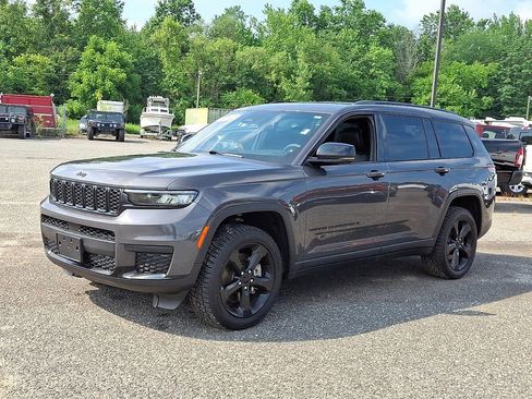 Used 2023 Jeep Grand Cherokee L Laredo AWD/4WD image 6