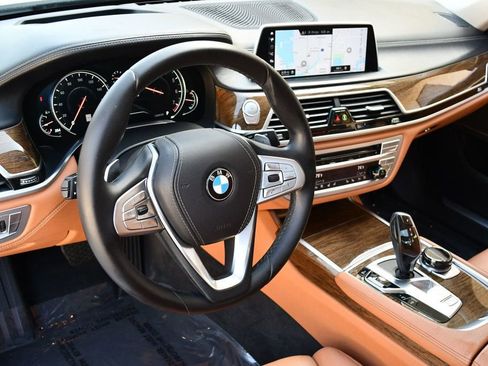 Used 2018 BMW 740i RWD image 45