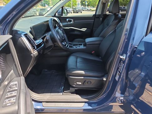 Used 2024 Kia Sorento S w/ Panoramic Sunroof Package FWD image 19
