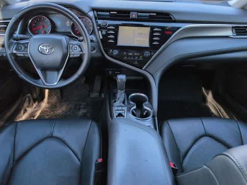 Used 2018 Toyota Camry XSE image 14