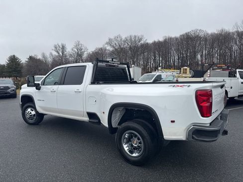 Used 2024 Chevrolet Silverado 3500 LT w/ Convenience Package image 4