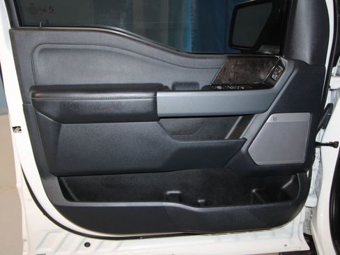 Used 2021 Ford F150 Lariat image 5