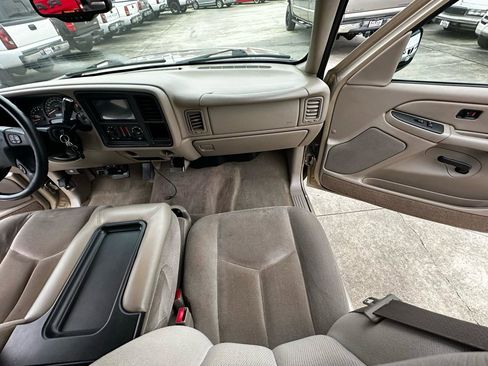 Used 2005 GMC Sierra 1500 SLE w/ Off-Road Package image 49