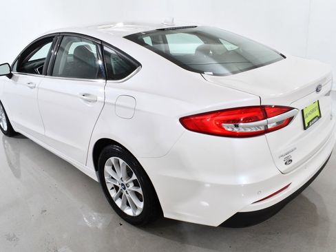 Used 2020 Ford Fusion SE image 15