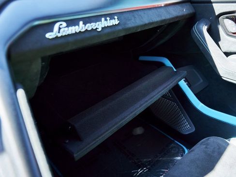 Used 2024 Lamborghini Urus Performante image 95