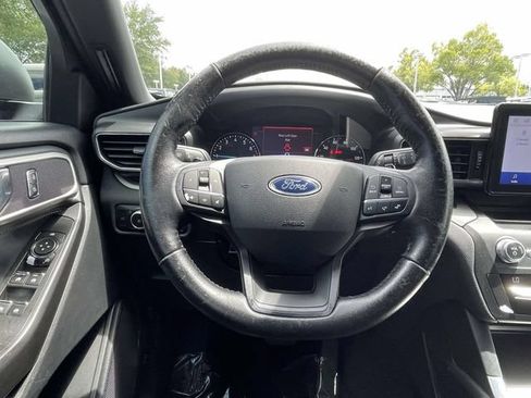 Certified 2020 Ford Explorer XLT w/ Equipment Group 202A RWD image 8