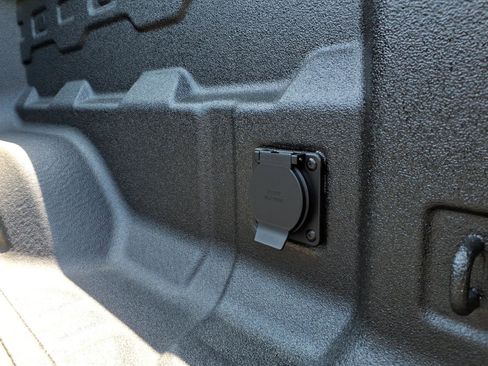 New 2026 GMC Canyon Elevation w/ Convenience Package RWD image 5