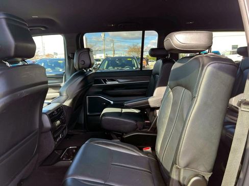 Certified 2024 Jeep Wagoneer Series II image 11