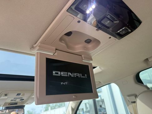 Used 2017 GMC Yukon Denali w/ Open Road Package RWD image 16