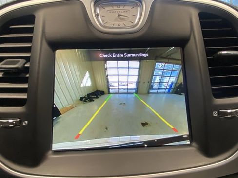 Used 2023 Chrysler 300 Touring L w/ Comfort Group image 34