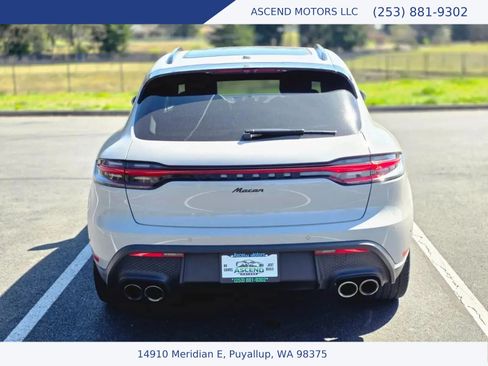 Used 2023 Porsche Macan w/ Premium Package Plus AWD/4WD image 4