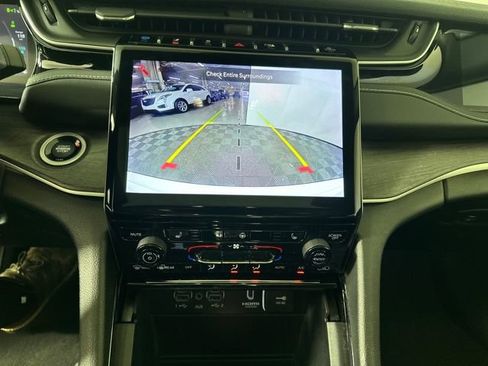 Used 2023 Jeep Grand Cherokee 4WD 4xe image 22