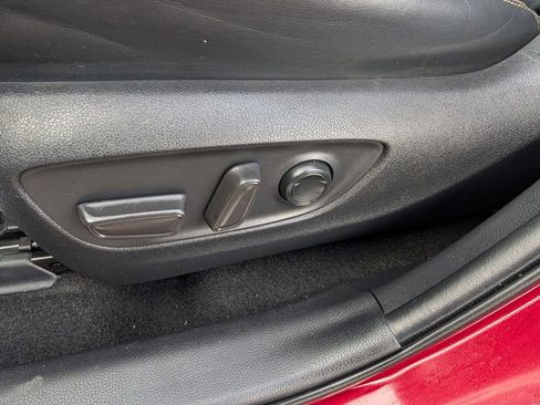 Used 2020 Toyota RAV4 XLE Premium image 19