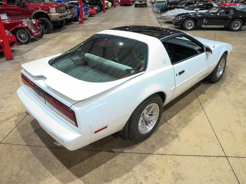 Used 1991 Pontiac Firebird Formula image 17