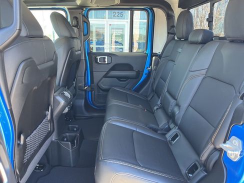 New 2026 Jeep Gladiator Sport image 13