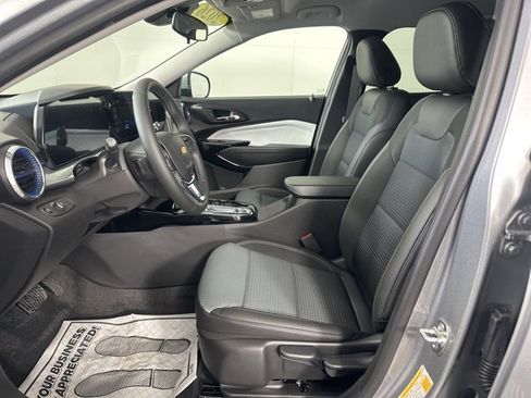 New 2026 Chevrolet Trax LT w/ Driver Confidence Package image 21