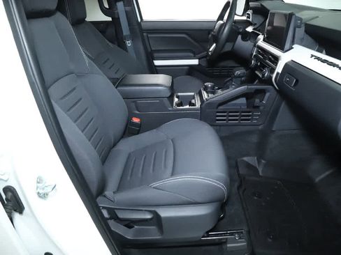 Used 2024 Toyota Tacoma TRD Off-Road image 34