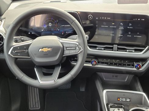 New 2026 Chevrolet Equinox LT w/ Convenience Package II FWD image 12