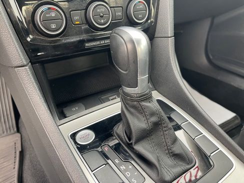 Used 2020 Volkswagen Passat 2.0T SE image 13