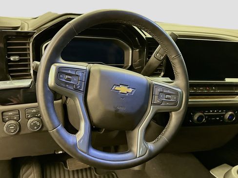 Used 2023 Chevrolet Silverado 1500 LT image 18