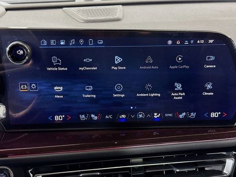 Used 2025 Chevrolet Traverse RS image 15