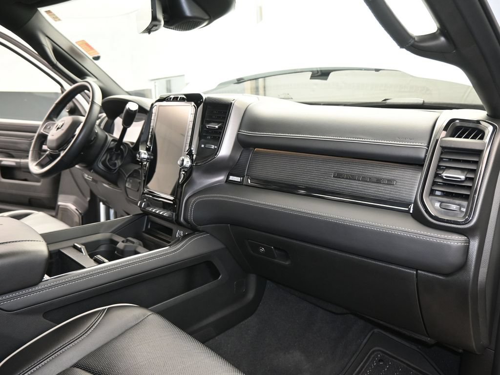 Used 2024 RAM 2500 Limited AWD/4WD image 47