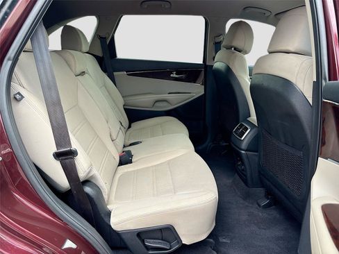 Used 2017 Kia Sorento FWD image 25