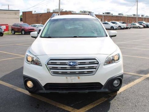 Used 2016 Subaru Outback 2.5i Premium AWD/4WD image 3